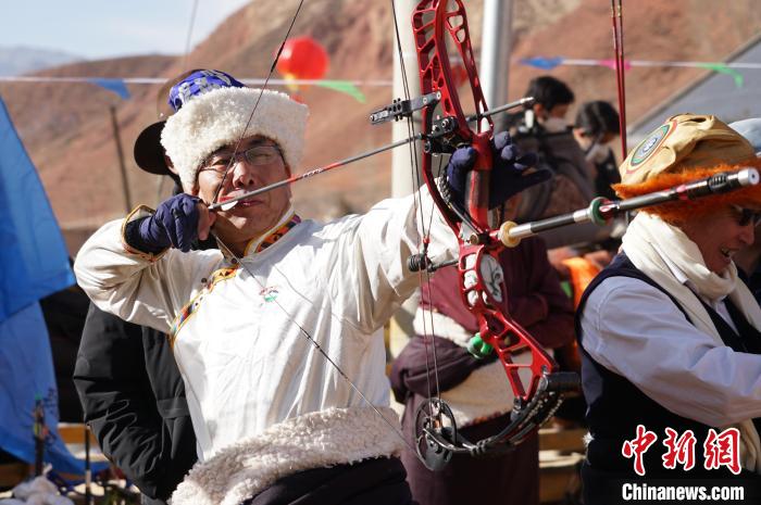 传统民俗射箭比赛，文化与运动的完美融合
