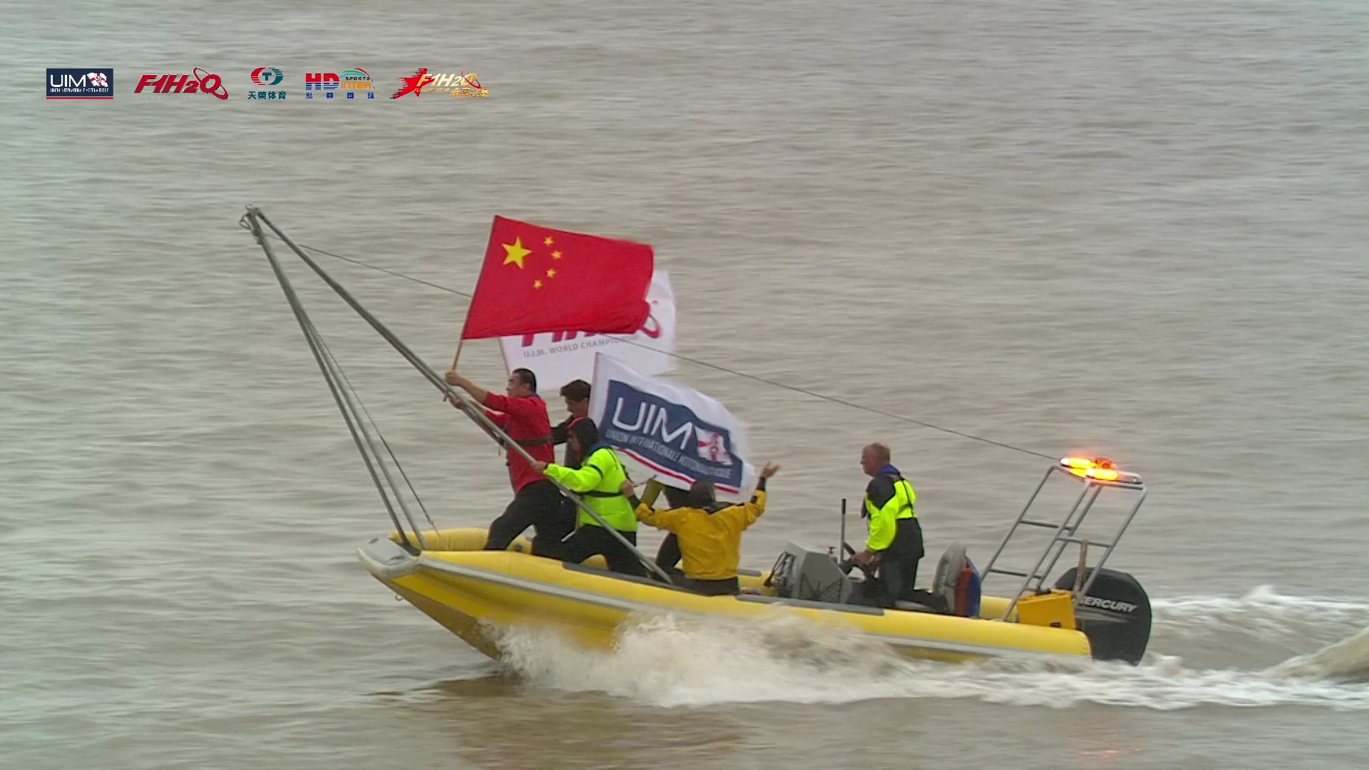 包含赛艇锦标赛：水上速度与耐力的较量的词条