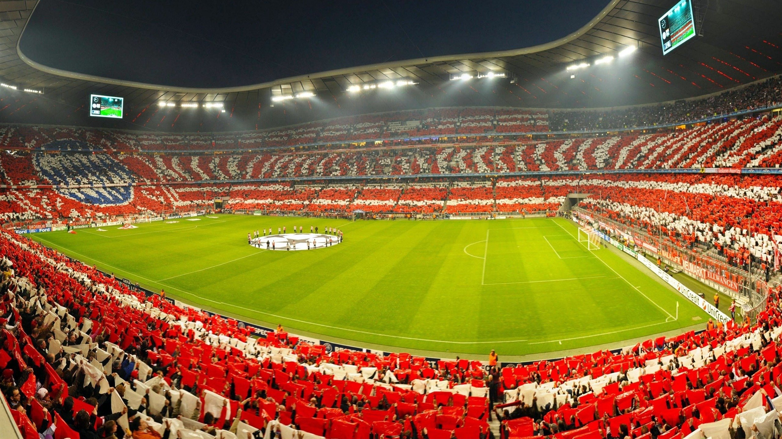 西甲争冠形势激烈，皇马紧追巴萨，西甲皇马对巴萨比赛直播